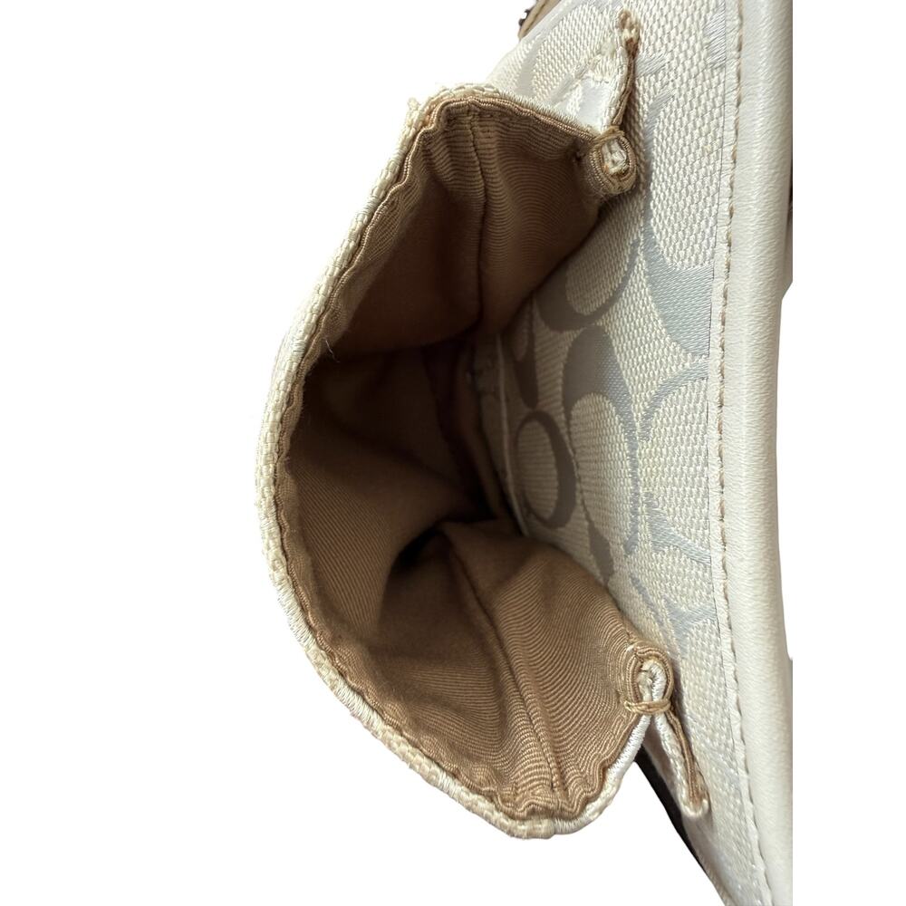 Vintage COACH Soho 6314 White Signature Jacquard Leather Braid Buckle Y2K Flap - Picture 13 of 16
